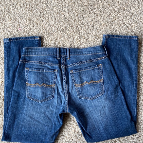 Lucky Brand Cropped Jeans - Picture 2 of 11